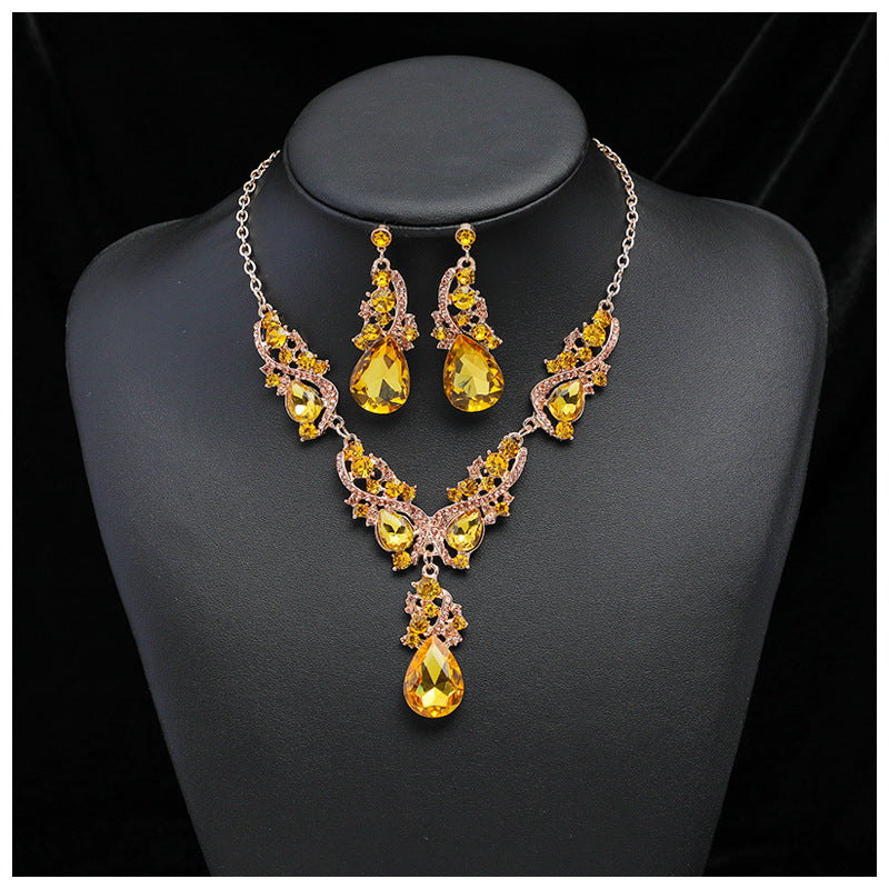 Wholesale Retro exaggerated necklace and earring set